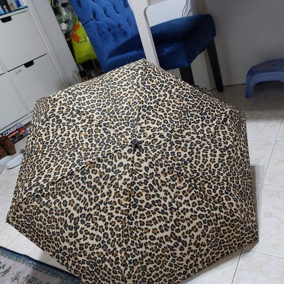 TOTES MICRO MINI PURSE LEOPARD PRINT UMBRELLA PERFECTLY FITS ANY HANDBAG - Picture 1 of 10